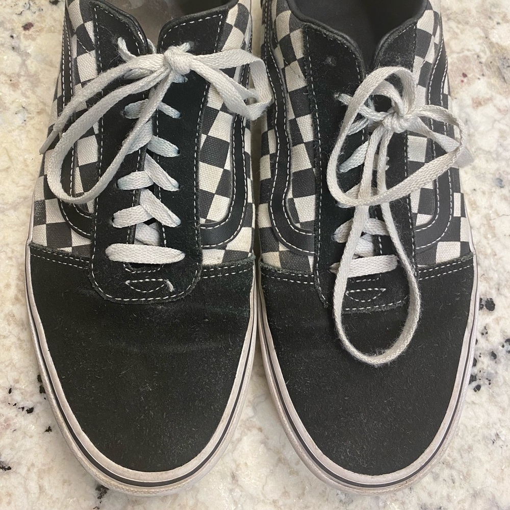 Vans classic checkerboard size 11
